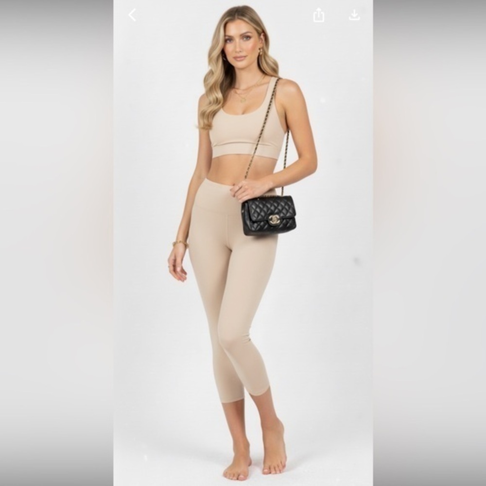 TNA Highrise Light Beige 3/4 Length Leggings
